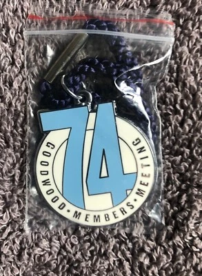 £4.99 • Buy Goodwood 74th Members' Meeting Swing Enamel Badge ( GRRC 2016)
