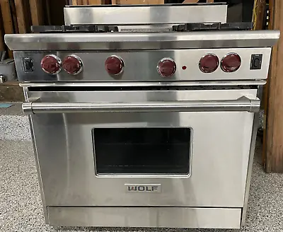 Wolf R364C - 36   Professional Nat. Gas Range 4 Burners  + Grill (Charbroiler) • $4000