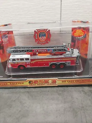 Code 3 Collectibles 1/64  Seagrave F.D.N.Y. Ladder Fire Engine 2001. 12721 • £119.99