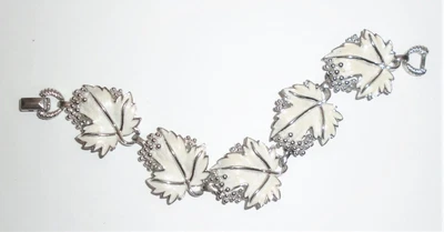 $9.99 • Buy Vintage SARAH COVENTRY White Enamel  Whispering Leaves  Bracelet