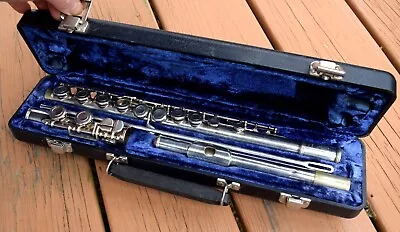 W.T. ARMSTRONG EKHART INDIANA FLUTE USA Model 104 W/ Hard Case VG! • $9.99