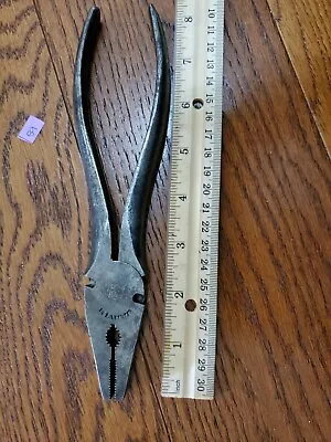 Vintage Jarvis Button Head Linesman Pliers Wire Cutting Fence Tool • $9.99