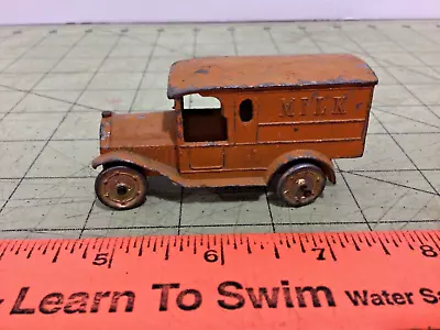 Vintage Metal Tootsietoy 3 Inch Milk Delivery Truck • $38.95