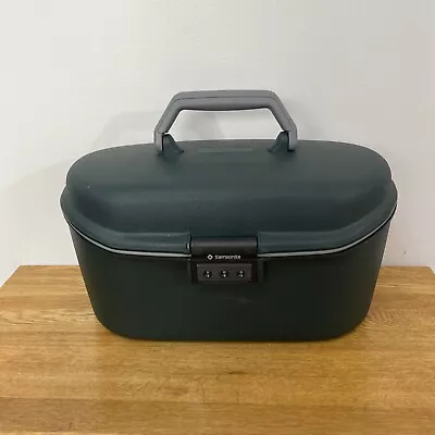 Samsonite Hard Shell Oyster Vanity Case - Black With Combination Lock. • £25.99