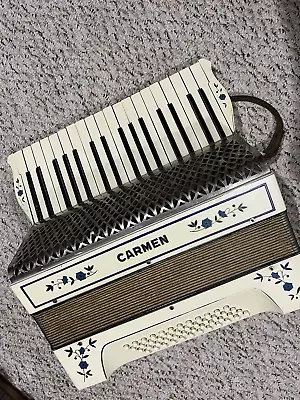 🇺🇸 Hohner Carmen Accordian 🇺🇸 • $179.99