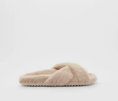 $29 • Buy NWT Zara Pink Faux Fur Slide Slippers Size 6 Euro 38/39