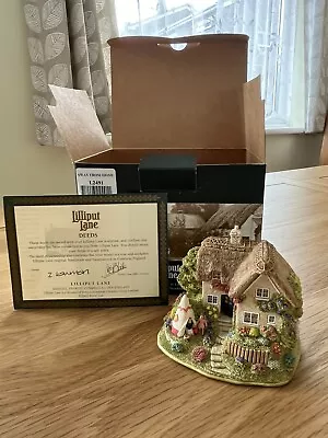 Lilliput Lane Cottage ‘Away From Home’ Boxed And Deeds. • £15