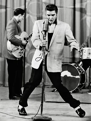 Elvis Presley Singer Black And White 8x10 Picture Celebrity Print • $4