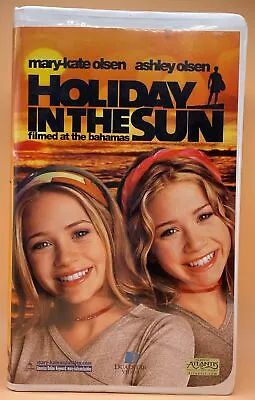 Mary-Kate & Ashley Olsen - Holiday In The Sun VHS 2001 Clamshell **Buy 2 Get 1** • $3.29