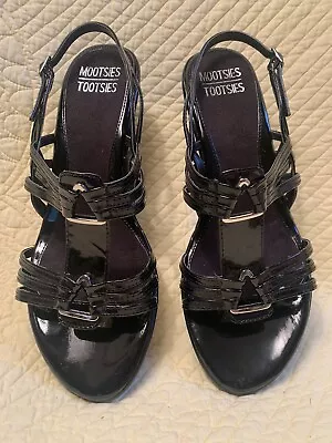 Mootsies Tootsies Moloopy Wedge Black Sandals Size 9.5M. EUC • $17