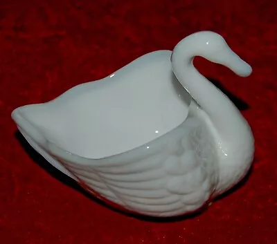 VINTAGE Milk Glass SMALL CANDY DISH SWAN Very Clean & Pretty! Made In USA 1950s • $13.30