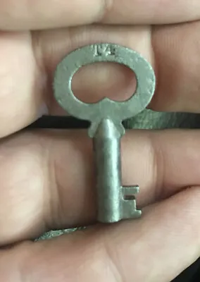 Vintage Steamer Trunk Key* Number T 4 • $10.95