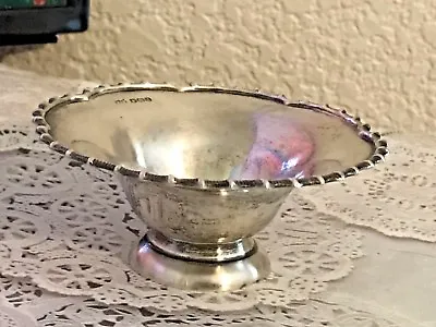 ATTRACTIVE SMALL FOOTED STERLING SILVER BOWL MAPPIN & WEBB SHEFFIELD  2 Oz • $64.99