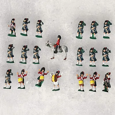 20 Lead Soldiers Set Marching Band Highlanders Bagpipes Horse - Ducal? CBG? VTG • $99