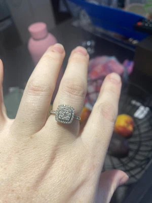 $700 • Buy 9ct White Gold Diamond Ring
