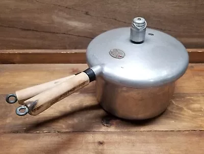 Vintage National Presto 4 Quart Pressure Cooker Wood Handles Model-40 USA • $18.74