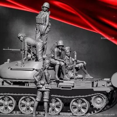 1/35 Unpainted Resin Model Kit Sexy Girl 5 Soldiers Figure No Tank Unassembled • $24.25