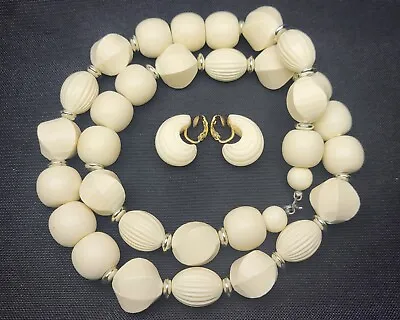 Vintage Ivory Tone Molded Bead Necklace & Clip Earrings Set • $14.99