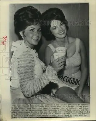 1968 Press Photo Peggy Kincannen & Diane Hugghins Toast At Miss Texas Pageant • $17.88