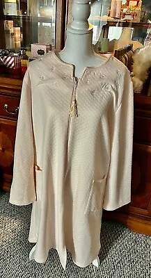 Ladies Miss Elaine Zip Up Robe NWT • $39.99