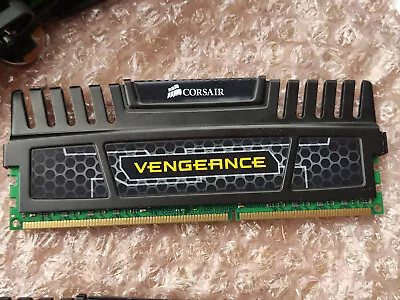 8GB Corsair Vengeance CMZ8GX3M1A1600C10 DDR3-1600MHz Version 8.21 • £12