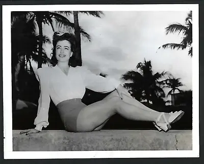 Hollywood Joan Crawford Actress Sexy Legs Vintage 1942 Original Press Photo • $249.99