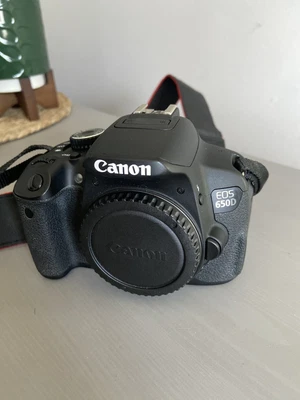 £525 • Buy Canon Eos 650d Dslr Digital Camera, 5 Lenses, 3 Batteries, 2 Lens Bags, Bag