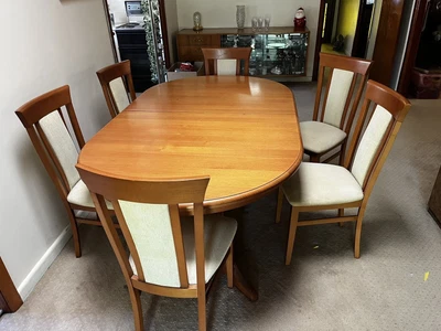 $100 • Buy Solid Wooden Extension Table & 8 Chairs