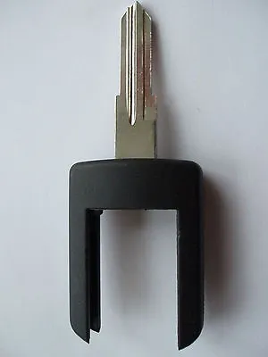 RFC YM28 Key Head Blade ID40 Transponder For Vauxhall Corsa C Combo Remote • £13.99