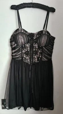 £3 • Buy Black Lace Corset Style Dress . Size 16 . George
