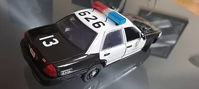 1/18 Greenlight LAPD Crown Victoria Code 3  End Of Watch  Modified  • £115