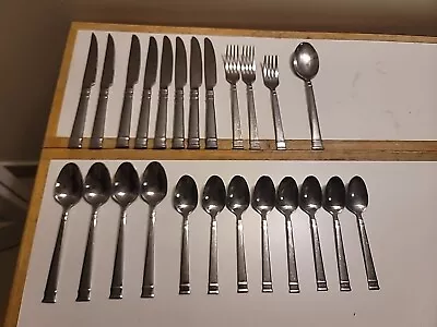 24 Piece  Lot Bentley  (Stainless 18/10) By HERITAGE MINT LTD Fork Knife Spoon • $89.99