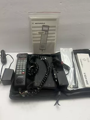Motorola SCN2462A Cell Bag Phone Vintage 1990’s With Logo Carrying Case.  • $25.50