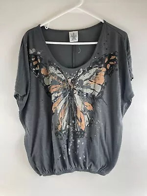 Butterfly Shirt Women's Size M? Gray Short Sleeve Butterfly Graphic Scoop Neck • $8.99