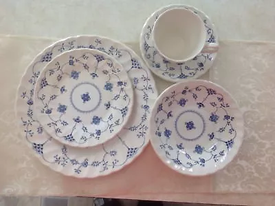 MYOTT MEAKIN 5 Pc PLACE SETTING  BLUE FINLANDIA PATTERN Mint Condition + Platter • $29.99