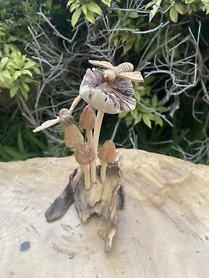 ChiselCraft Hand Carved Wooden 2 Bee's On 5 Wood Mushroom Carving Art • £14.99