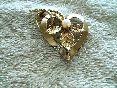 VAN DELL Heart Pin 1/20 12kgf Metal Prong Set Faux Pearl Nicely Detailed • $10