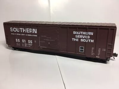 HO Scale Southern 50 Ft. Ribside Boxcar 550105 W/magnetic Couplers • $14