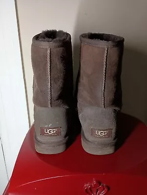 Ugg Australia Classic Short Boots 5825 Brown Leather Sheepskin Women's Size 8 • $22