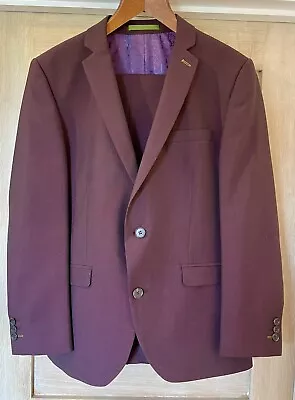 Burgundy Men’s Suit 38in Chest-32in Waist • £14.99