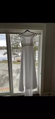 Wedding Dress Size 6 Pre Owned • $99