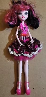 Monster High Doll Swim Class Beach Beasties_Draculaura Need TLC Sweet 1600 Skirt • $29.95