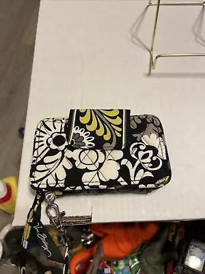 Vera Bradley Womens Smartphone Wristlet Baroque Pattern.   P5 • $13.50