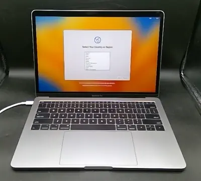 MacBook Pro Retina 13.3-inch (2017) - Core I7 16GB - SSD 512GB • $329.99