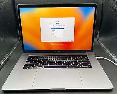 MacBook Pro Retina 15.4-inch (2018) - Core I7 32GB - SSD 512GB • $399.99