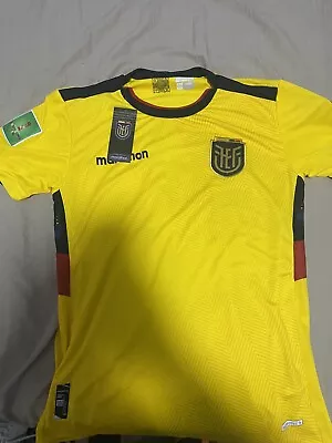 Camiseta De Futbol De Ecuador Replica AAA Talla L • $25