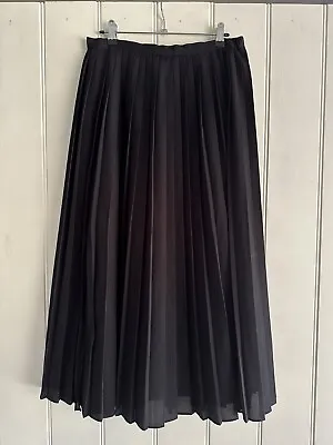 Country Road Pleated Skirt Size 10 12 Black MIDI • $60