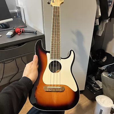$162.27 • Buy Fender Electric Ukulele (Ukulele 52) With Fishman Pickup (Very Good Condition)