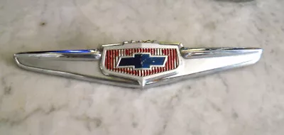 VINTAGE  CHEVROLET EMBLEM BLUE BOWTIE IN CENTER WITH RED AROUND IT 40s-50s Era • $99