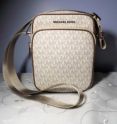 MICHAEL KORS JET SET TRAVEL MEDIUM FLIGHT BAG CROSSBODY Size: 9  X 7  X 3  $278 • $149.99